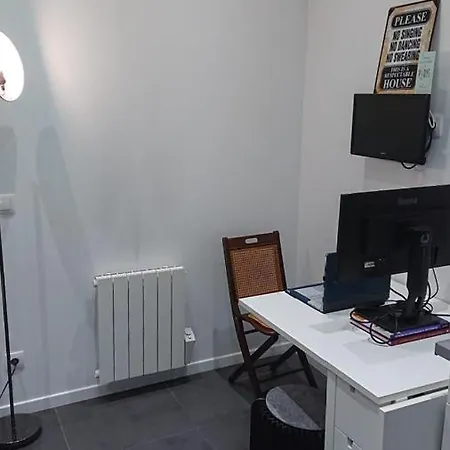 Appartamento * Moulin Rouge Getaway * 1br + Desk + Gym Weights